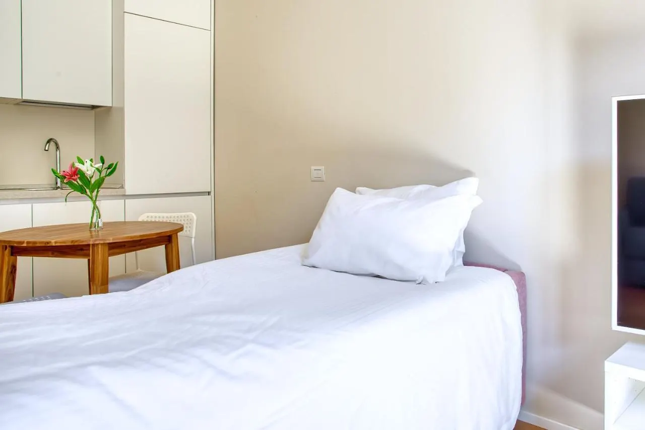 Apartment Joivy Cute Central Studio Milan