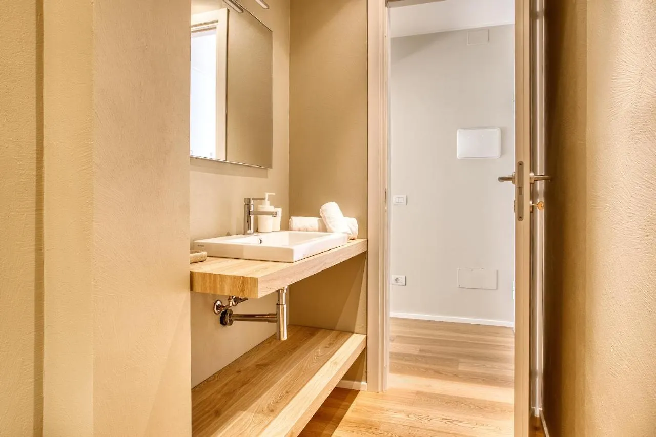 Joivy Cute Central Studio Milan Apartment